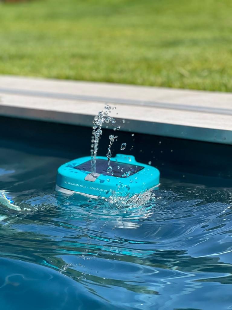 Diffuseur de chlore Ecotab dans une piscine